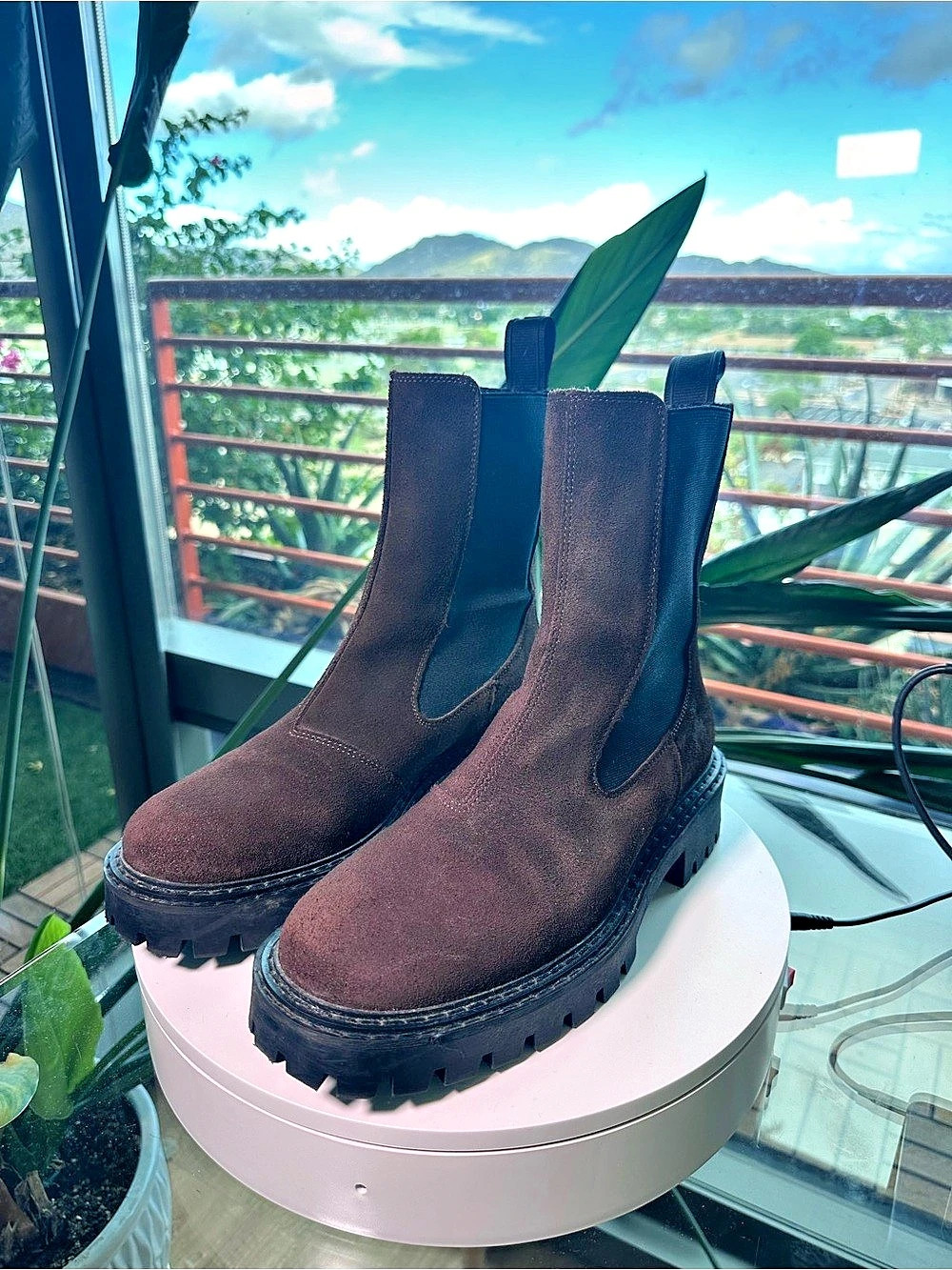 LAST Brown Chelsea Lug Sole Ankle Boots Size 8 - Picture 4 of 6